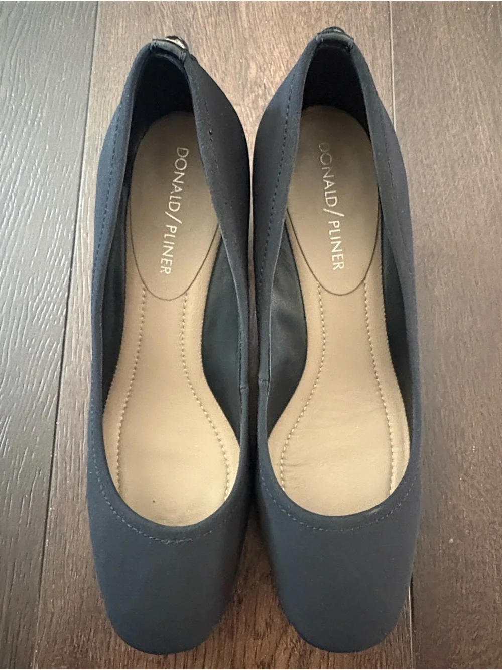 Women's Donald/Pliner Black Round-Toe Block Heel Pumps Size 6.5